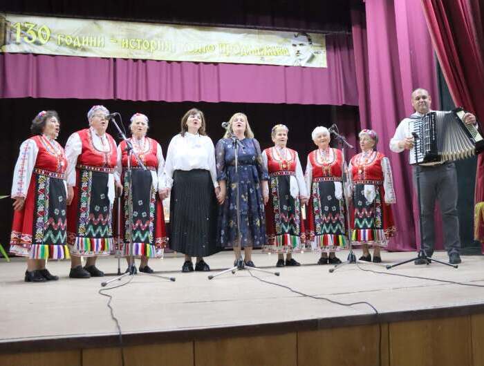 С песни, танци и много спомени село Красен отбеляза 130 години читалищна дейност